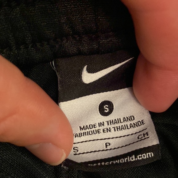 Nike shorts - Picture 3 of 3